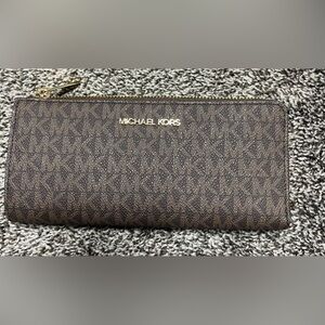 NWT Michael Kors quarter-zip wallet
